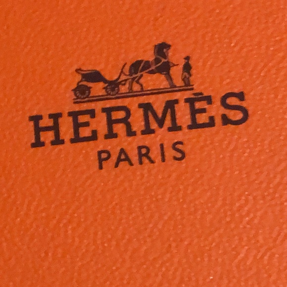 Hermes empty box 6” x 5” x 1/2” in excellent condition and absolutely authentic - Picture 3 of 8